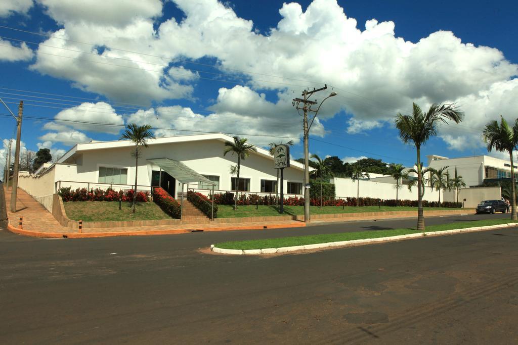 Candeias Hotel Batatais Esterno foto
